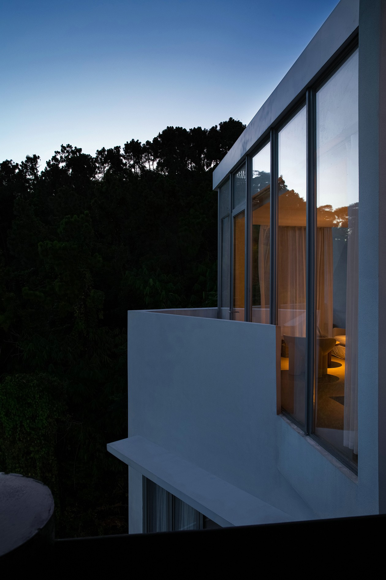 叶晖：融入自然的极简空间—高地星厨 | 今古凤凰-54