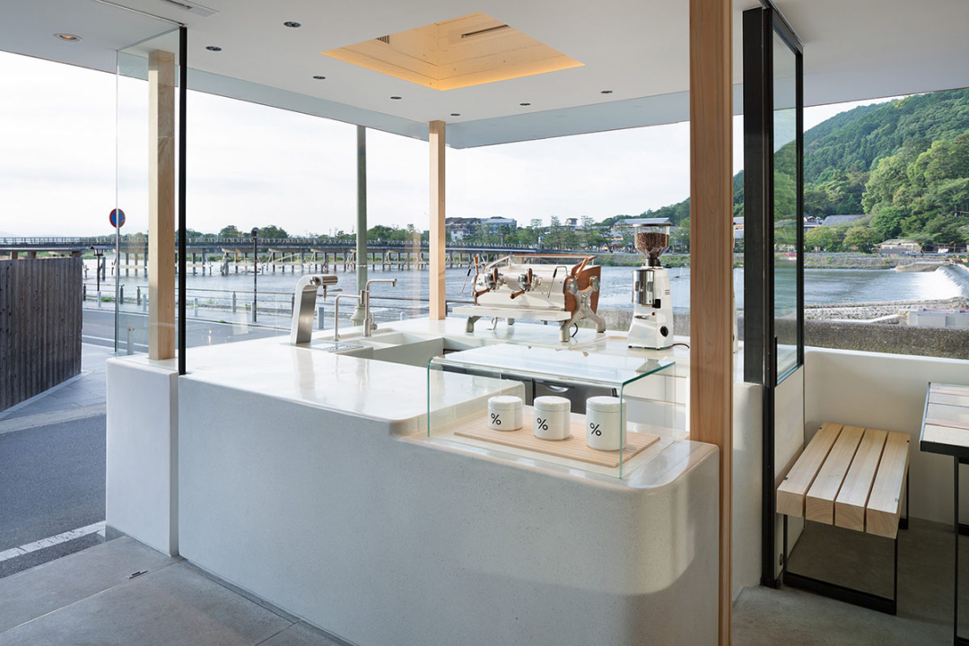 %Arabica 咖啡馆 | 极简设计打造全球网红店-51