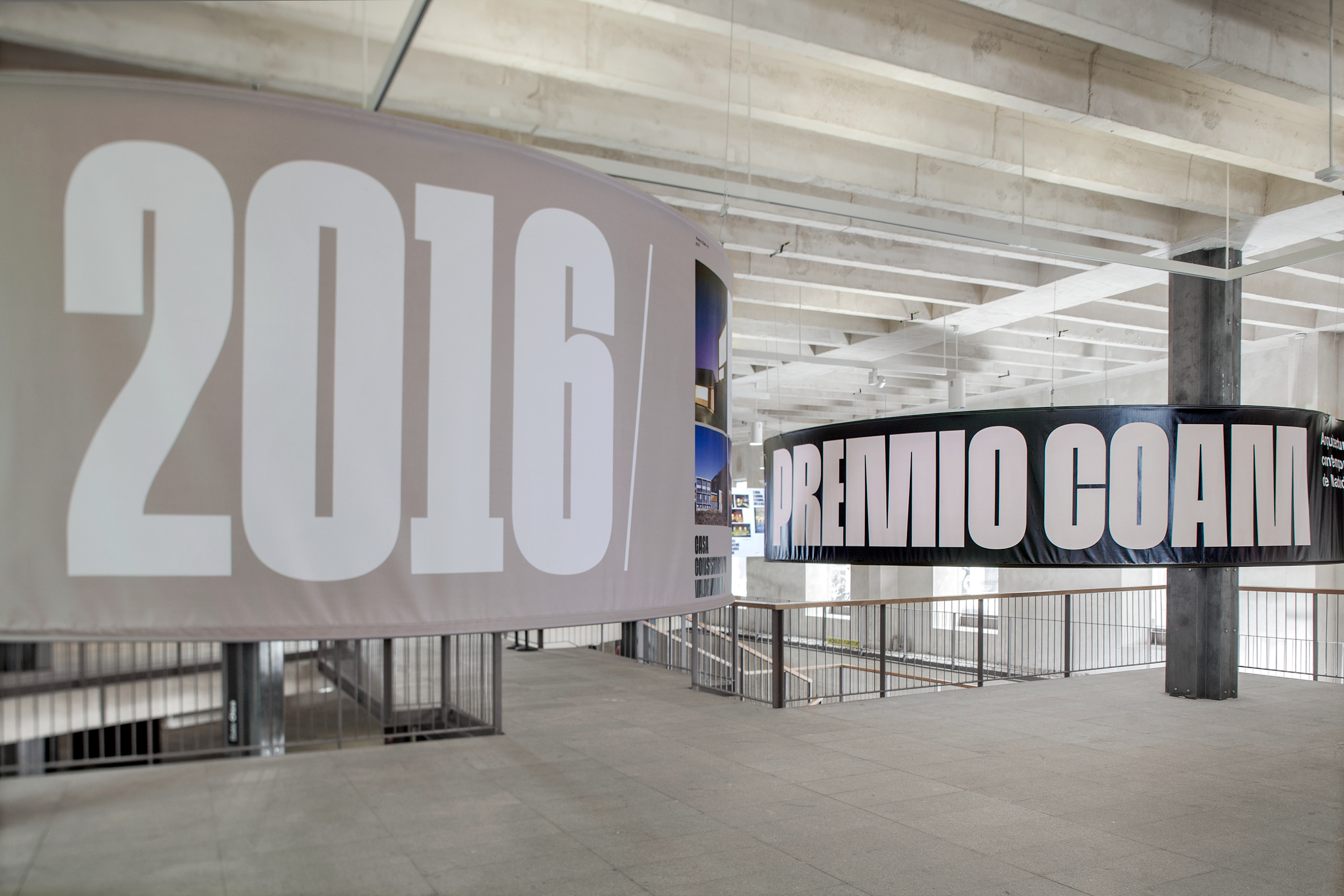 点线之间的展览空间-7