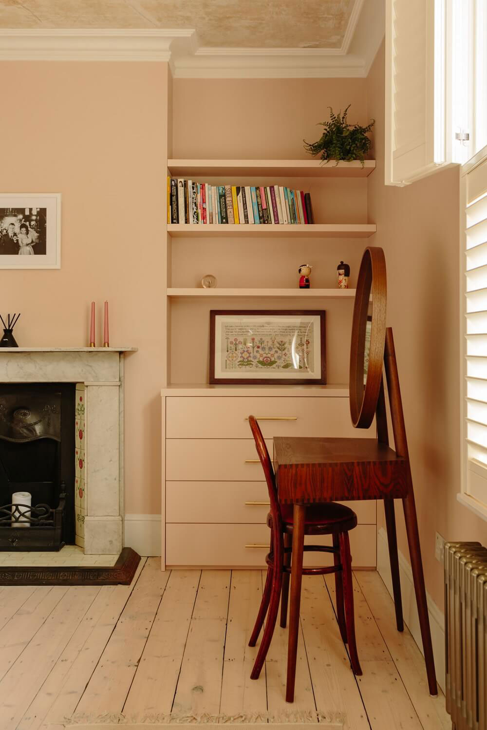 伦敦绿色客厅与桃色卧室的维多利亚式住宅设计-13