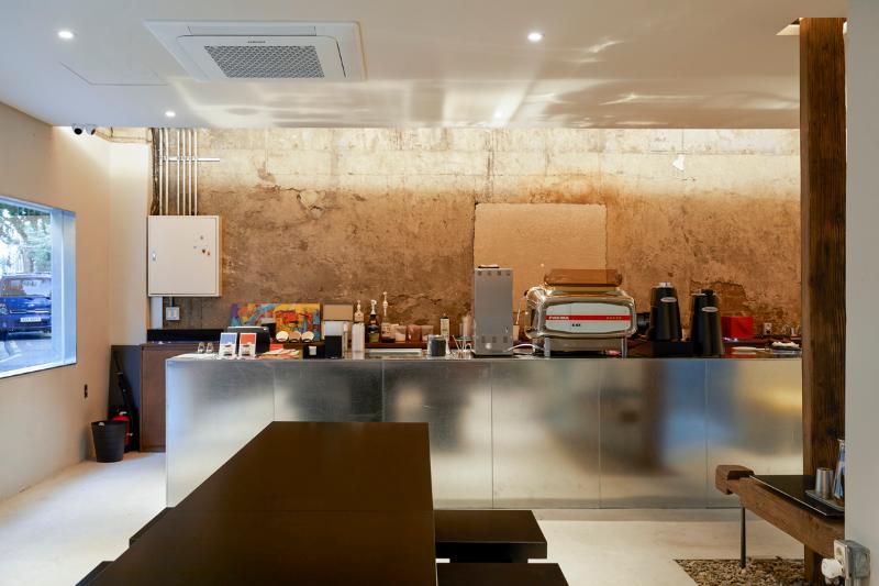 现代简约 20 平米咖啡馆，儿童友好设计展现温馨氛围-4