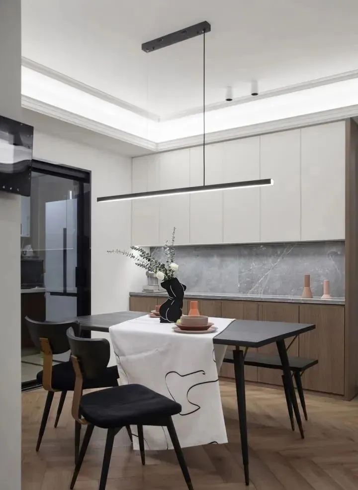 140 平三居室精装改造,强大收纳与艺术设计并存-19