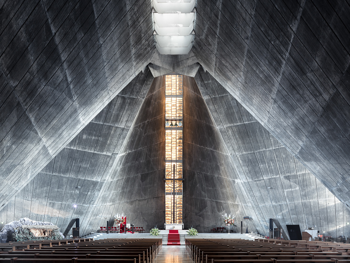 现代教堂的多元空间-16