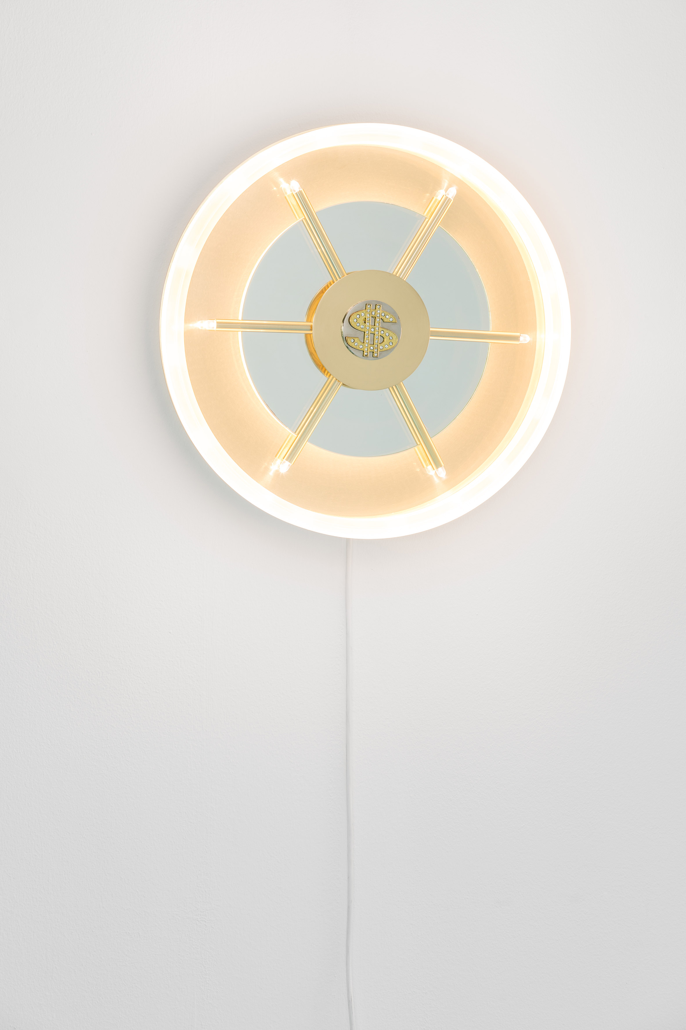 米兰设计周"上帝"展览 探索金钱与权力痴迷-9