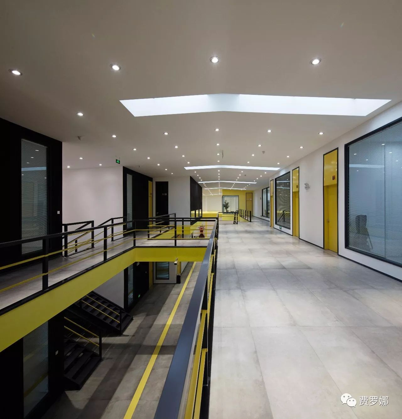 从废旧仓库摇身一变，成为最具时尚的驾校空间 | 费罗娜-39