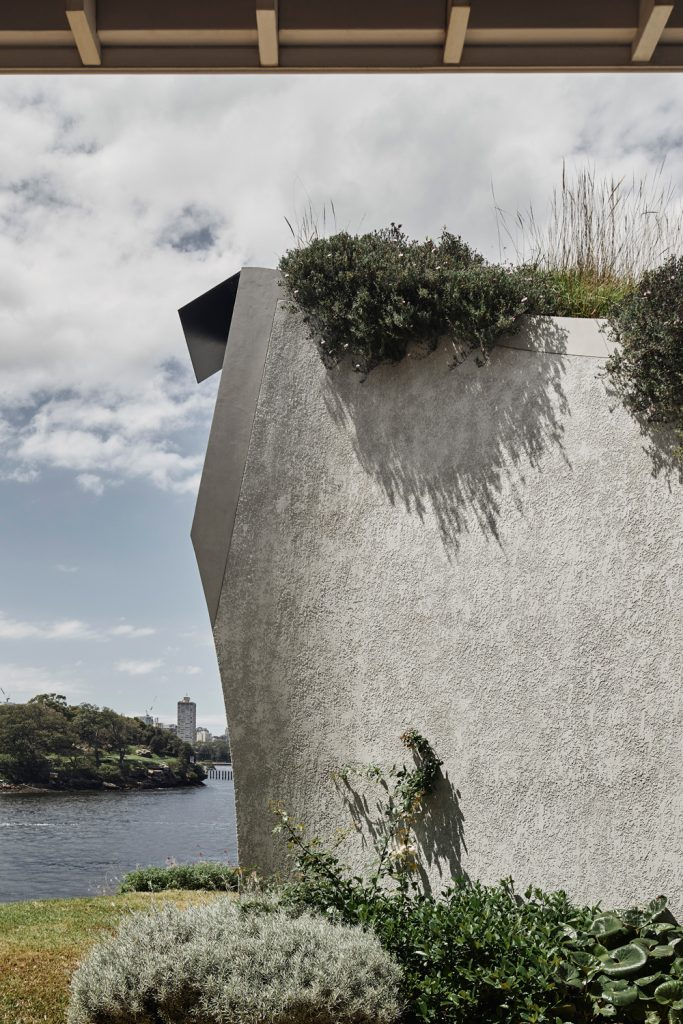 Two Parallel Buildings Above Sydney Harbour | Chenchow Little-12