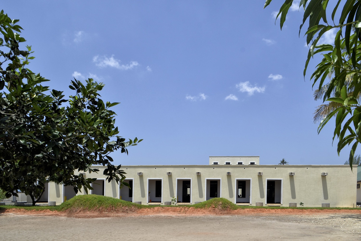 Tanzanian 幼儿园及小学建筑丨坦桑尼亚丨APC-1