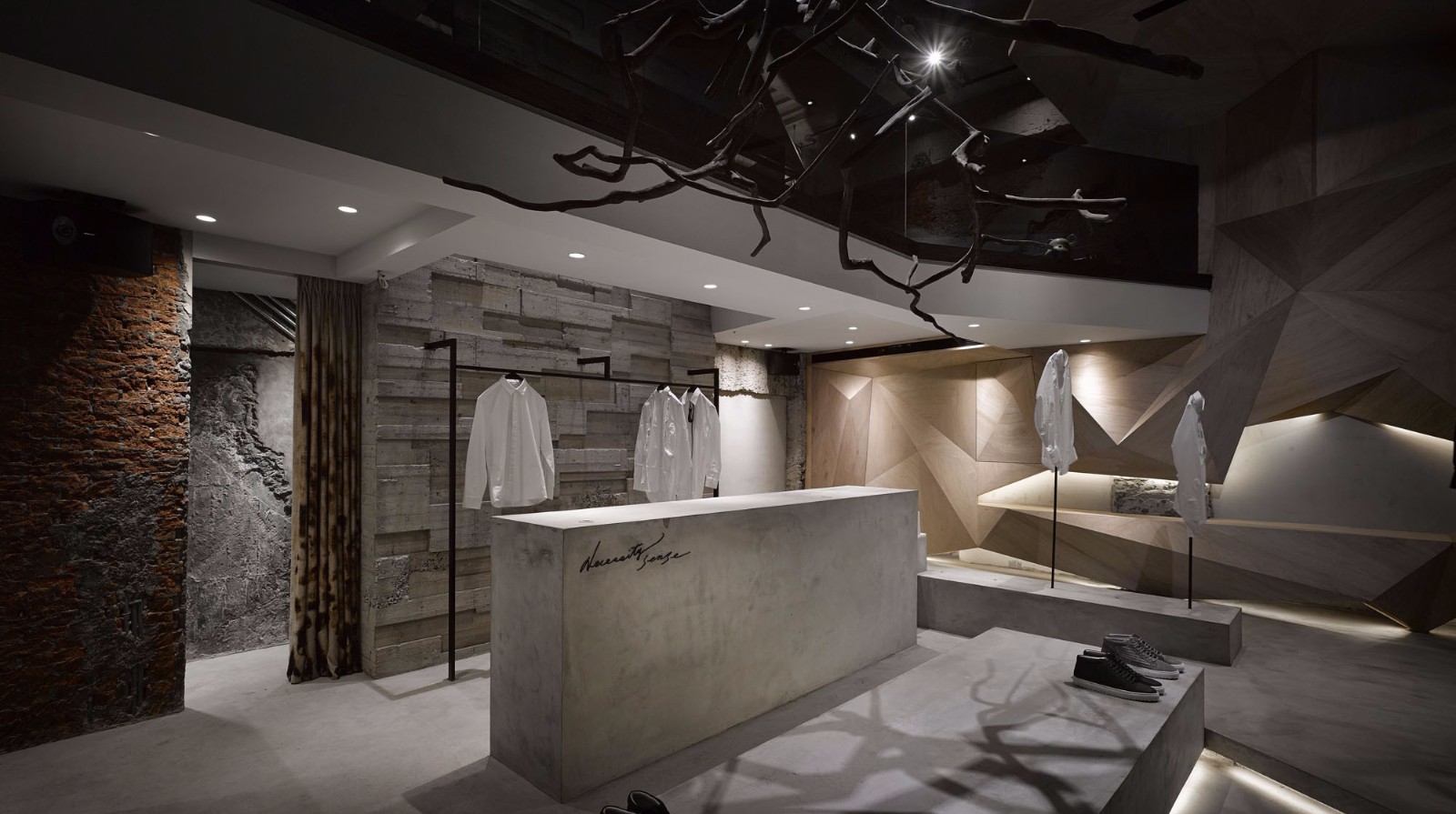 云邑设计打造工业风服装店 | 水泥地砖墙展现原始魅力-9