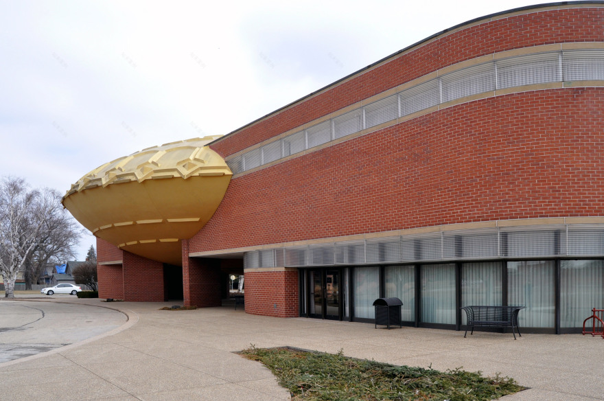 Frank Lloyd Wright designed the Johnson Wax offices like a forest open to the sky-9