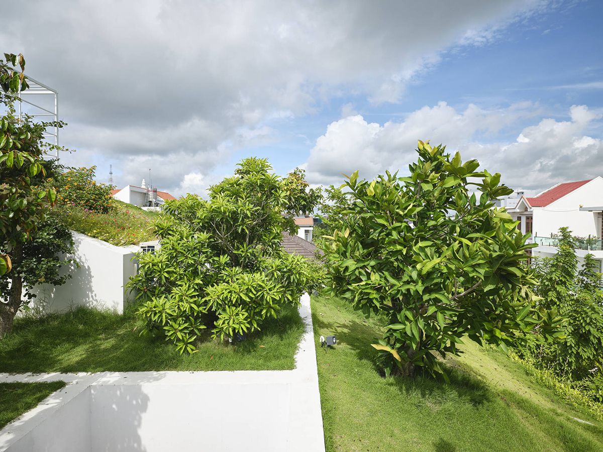 绿意盎然的三层别墅 | 和谐自然的生活空间-48