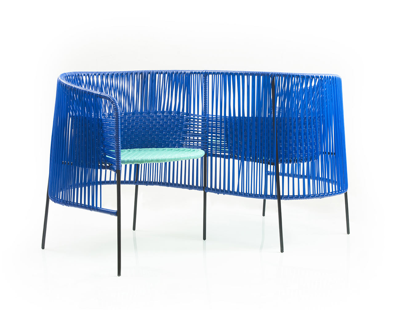 ames Launches CARIBE, a Colorful Outdoor Collection Made of Recycled Plastic-11