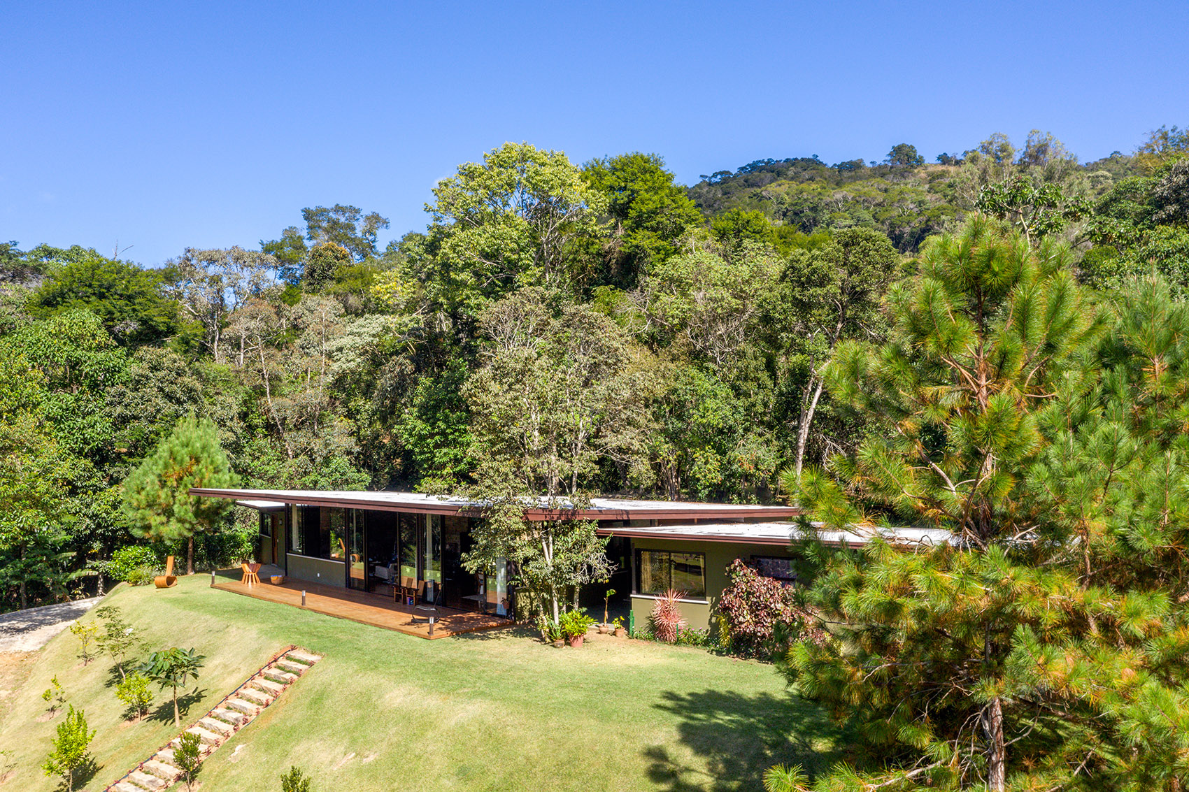 Videiras山谷中的住宅，巴西 / Rodrigo Simão Arquitetura-83