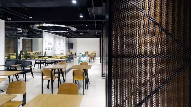 八扇大门的魔法 | 多变空间 Coffee Craft 咖啡馆-29