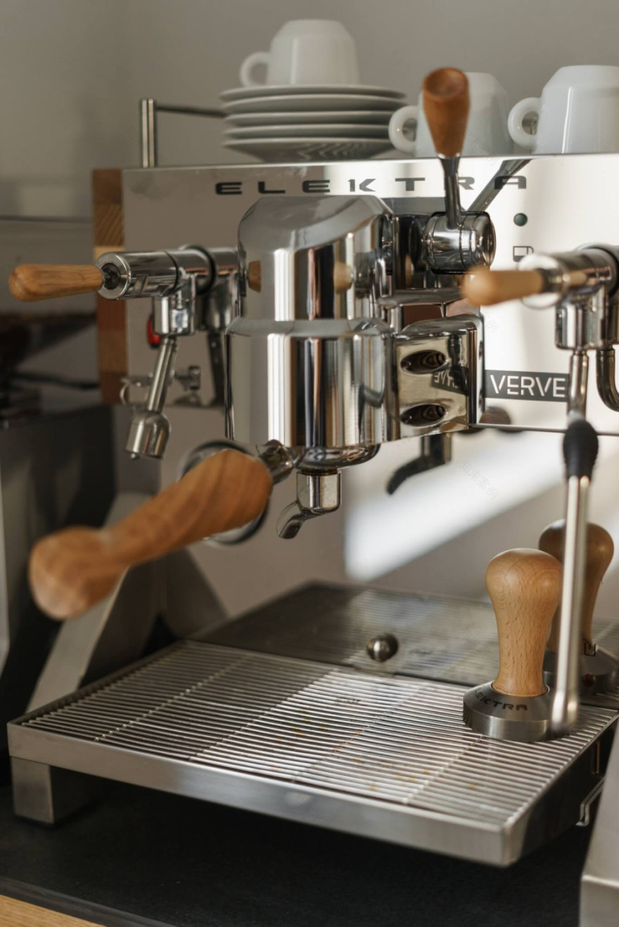 华沙 ZOLIBORZ 历史公寓焕新设计-16