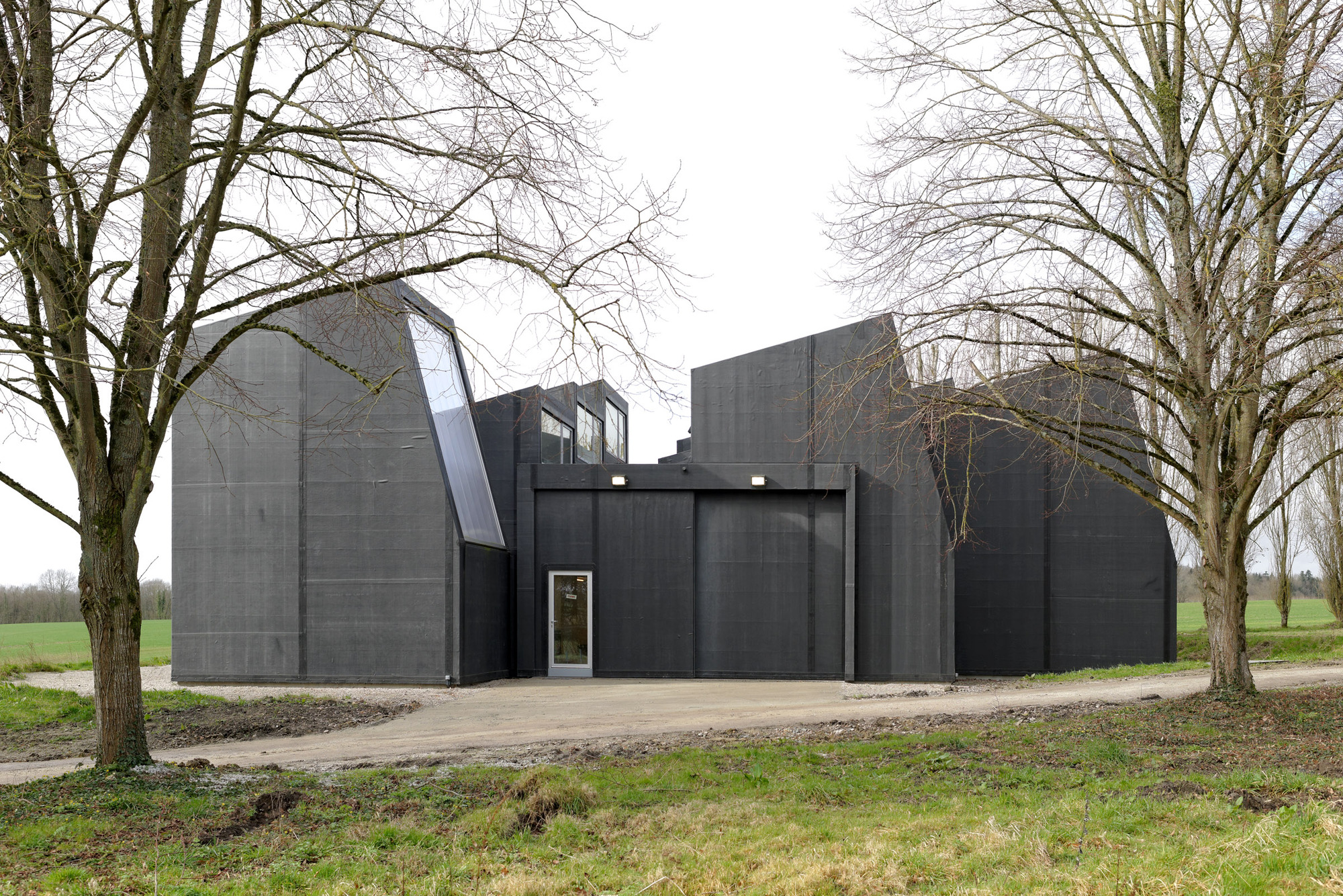 The Good, the Bad and the Ugly Artist's Studio / Didier Fiúza Faustino-38