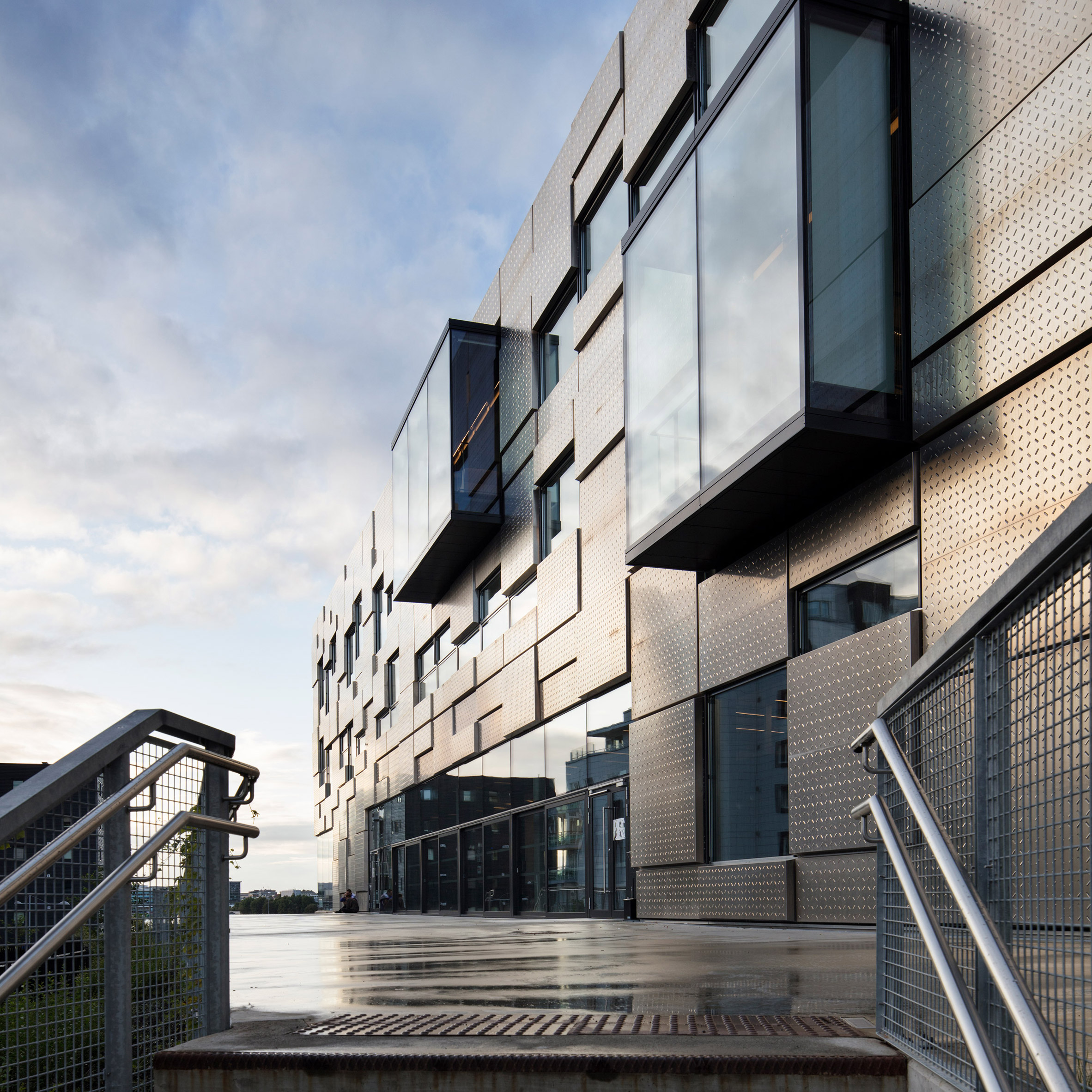 Snøhetta makes every surface a canvas in £100-million art school-0