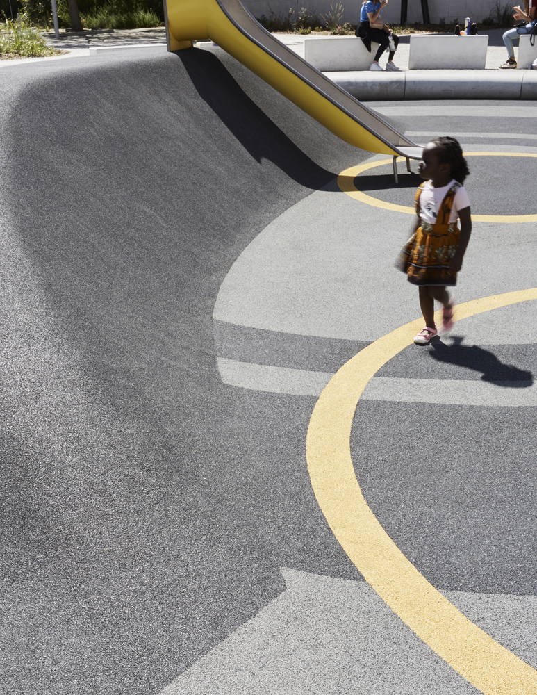 法国 Mantes-la-Jolie 市 Henri Dunant 广场改造，实现行人友好与城市融合-29