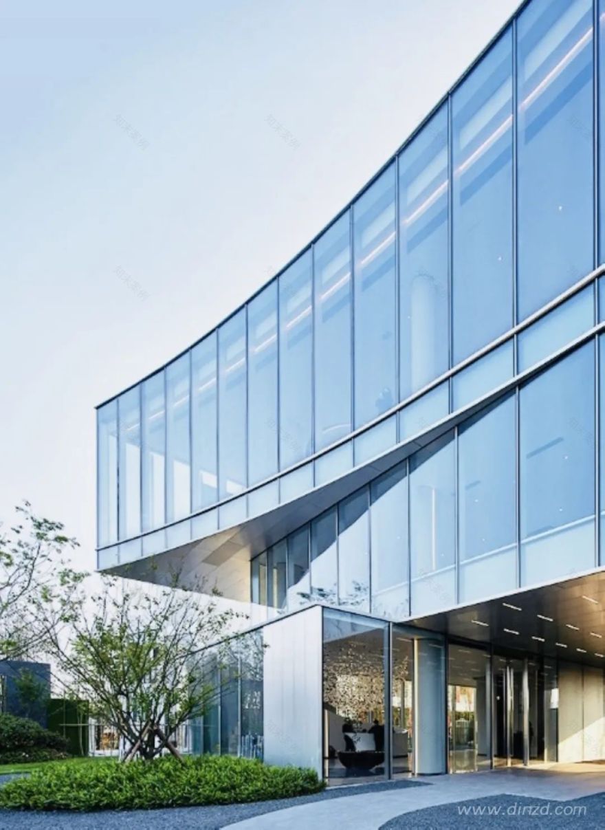 外滩·江月湾售楼处 | 现代简约融合自然之美-6