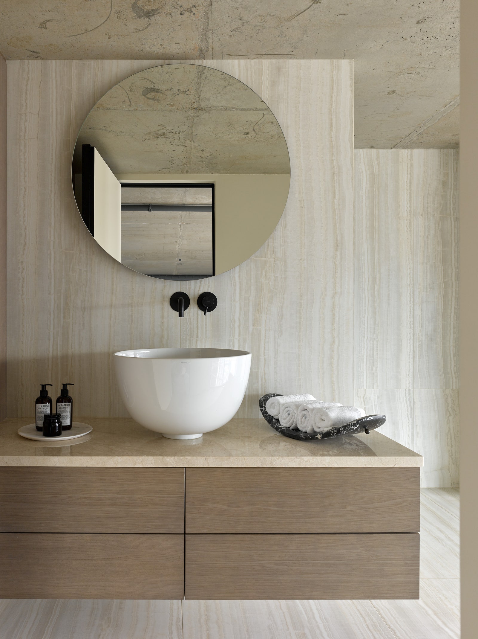 两层全景窗公寓设计丨俄罗斯莫斯科丨Ольга Трейвас和Ариана Ахмад-20