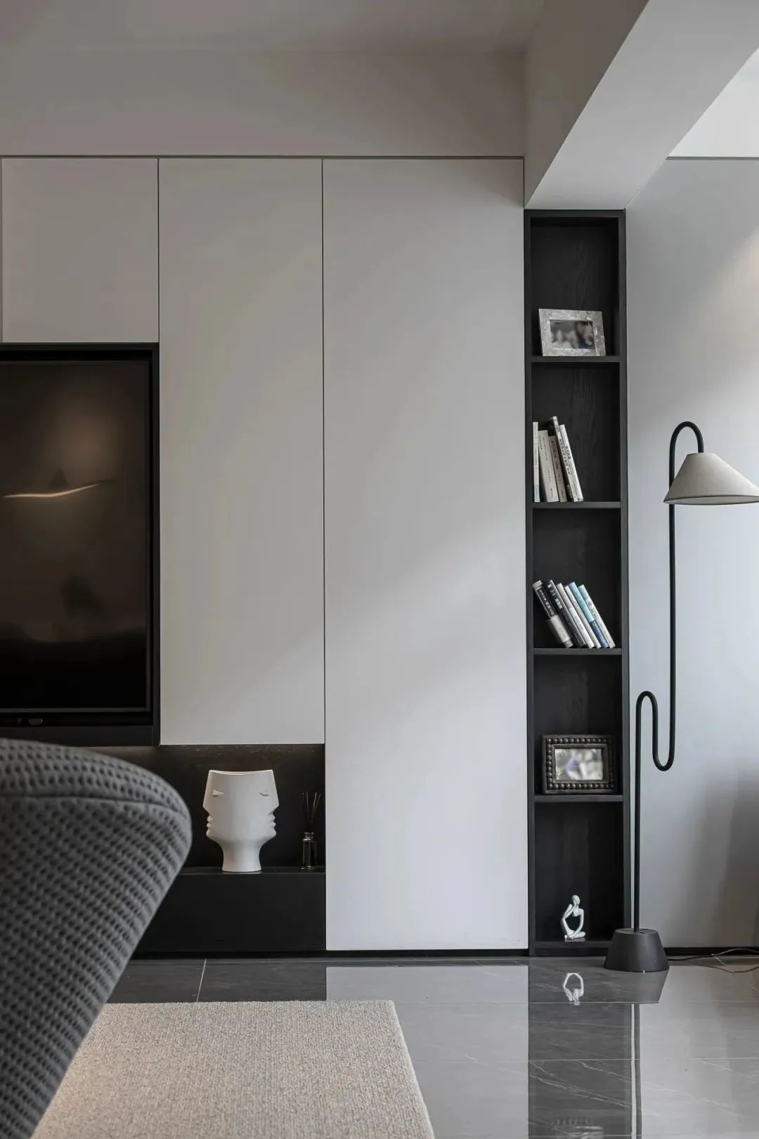 红与黑的碰撞 · 合肥万科时代之光住宅设计丨中国合肥丨黑白灰空间设计-14