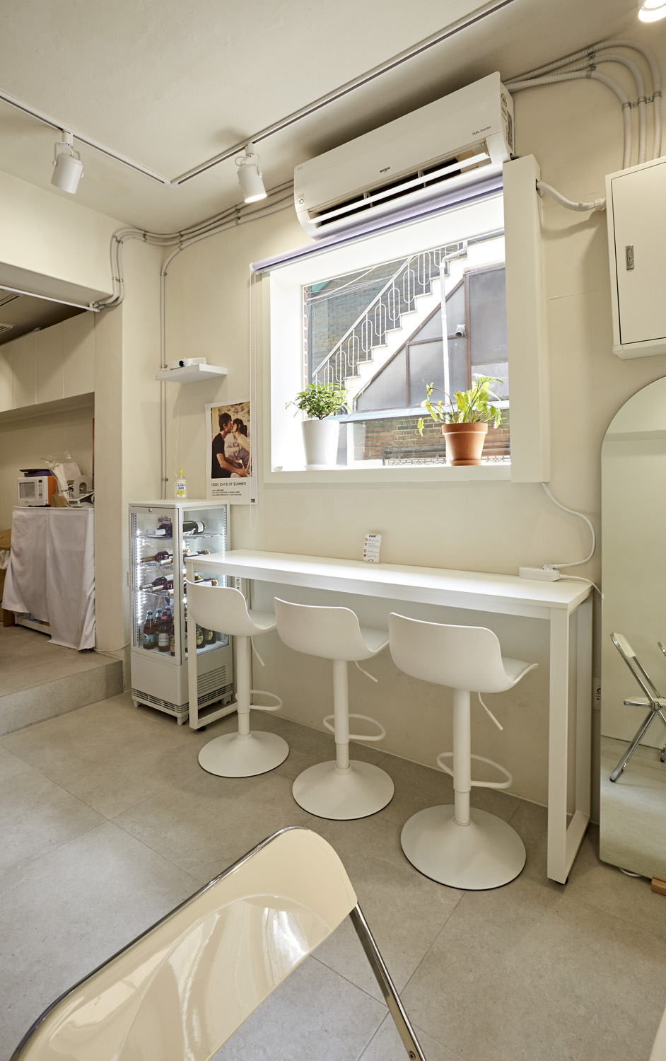 简约白色咖啡厅 | 8 平米的小空间，大设计-11