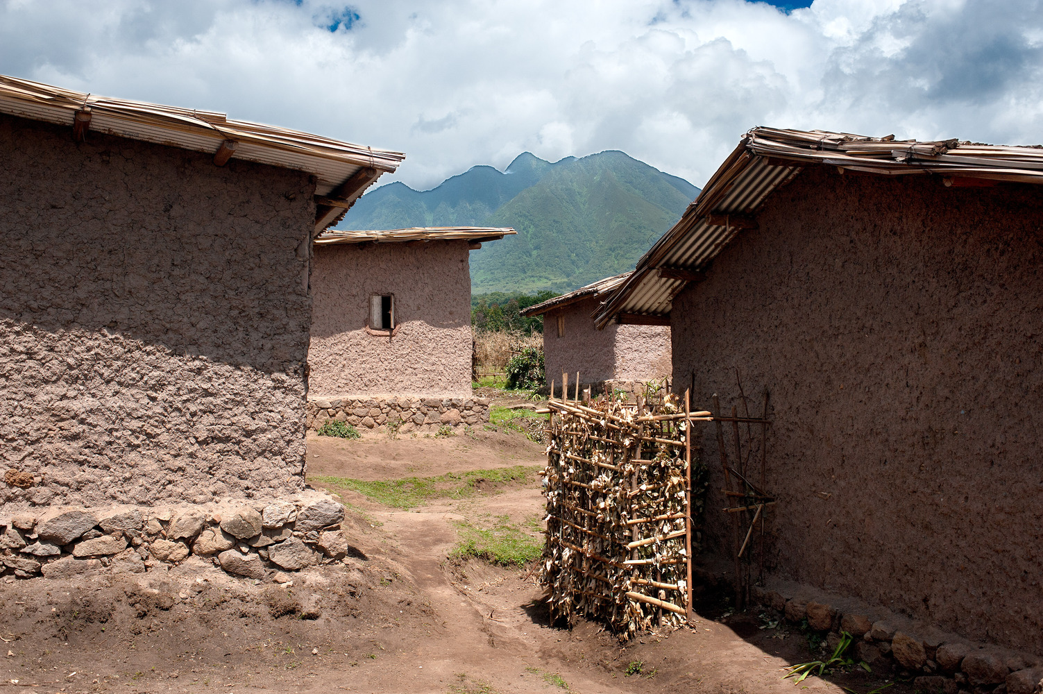 Gahinga Batwa Village  Studio FH Architects-63
