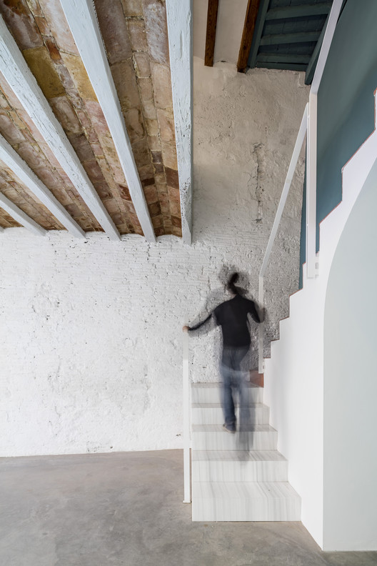 维尔诺瓦老城区的街景之家（CasaLluna）-17