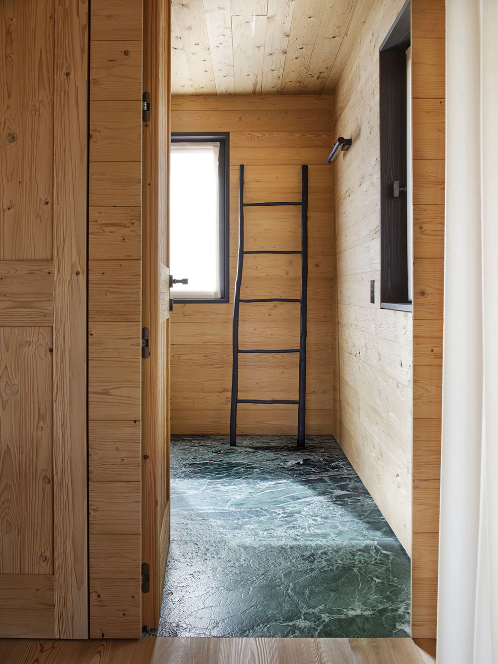 意大利阿尔卑斯山脉公寓的温馨优雅设计-11