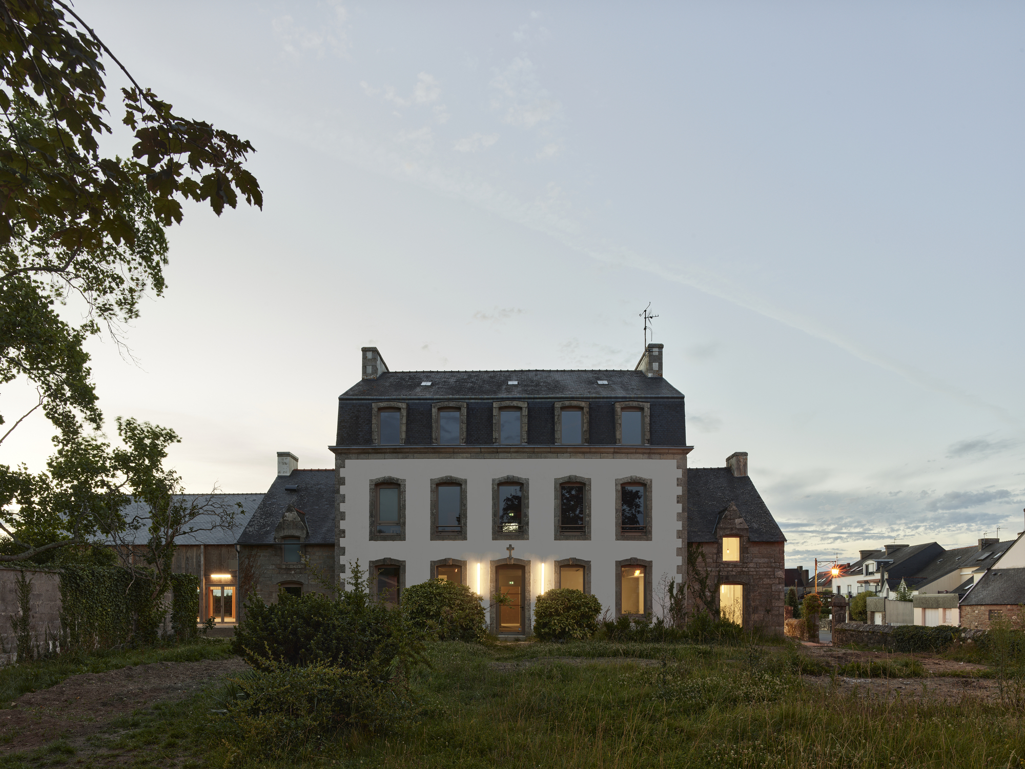 里厄河畔贝隆活动场地丨法国丨Guinée et Potin Architects-20