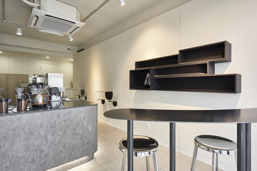 首尔 7 坪咖啡厅，知名设计师打造独特氛围空间-6