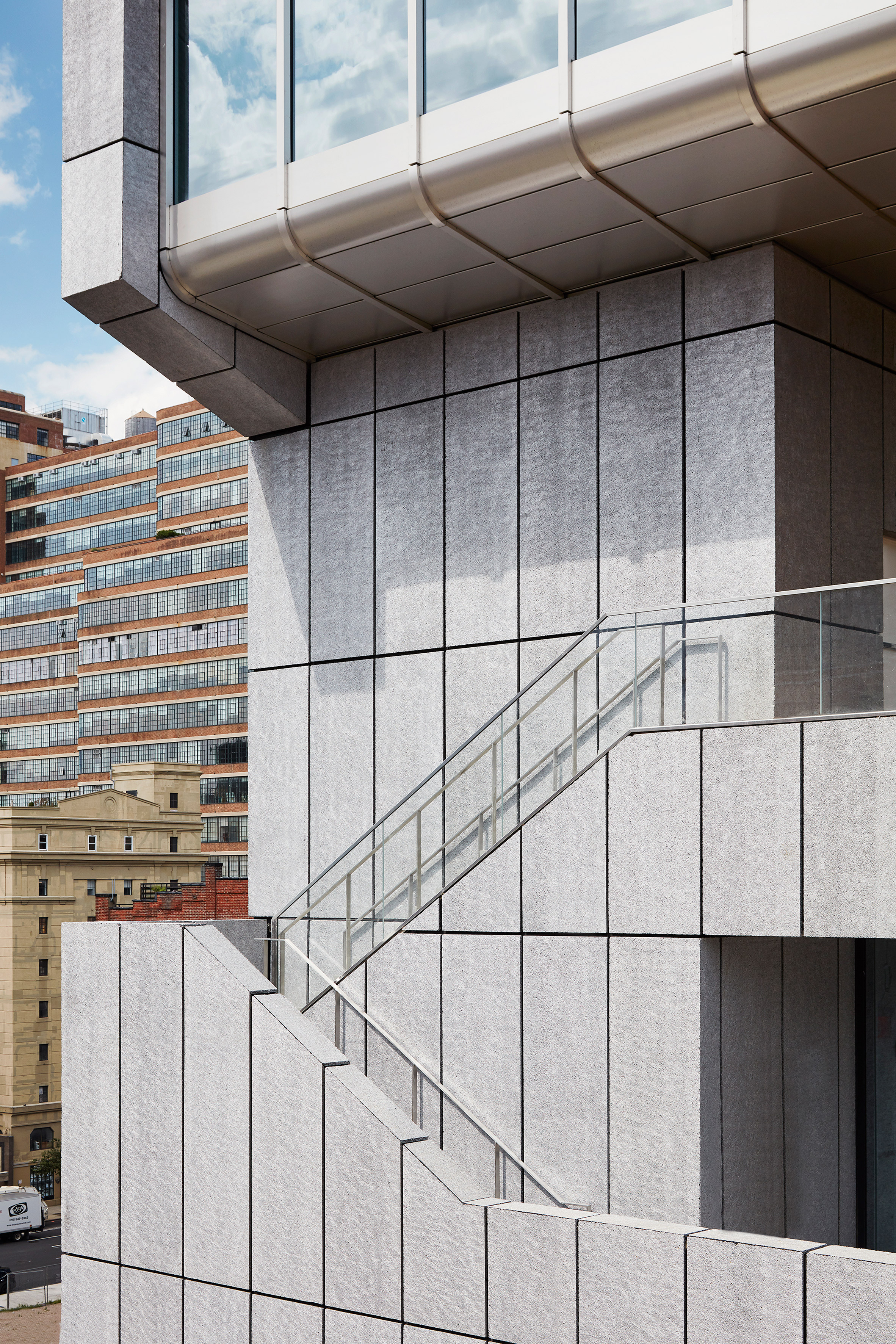 纽约 Pace 画廊新总部，火山石与玻璃的现代艺术空间-17