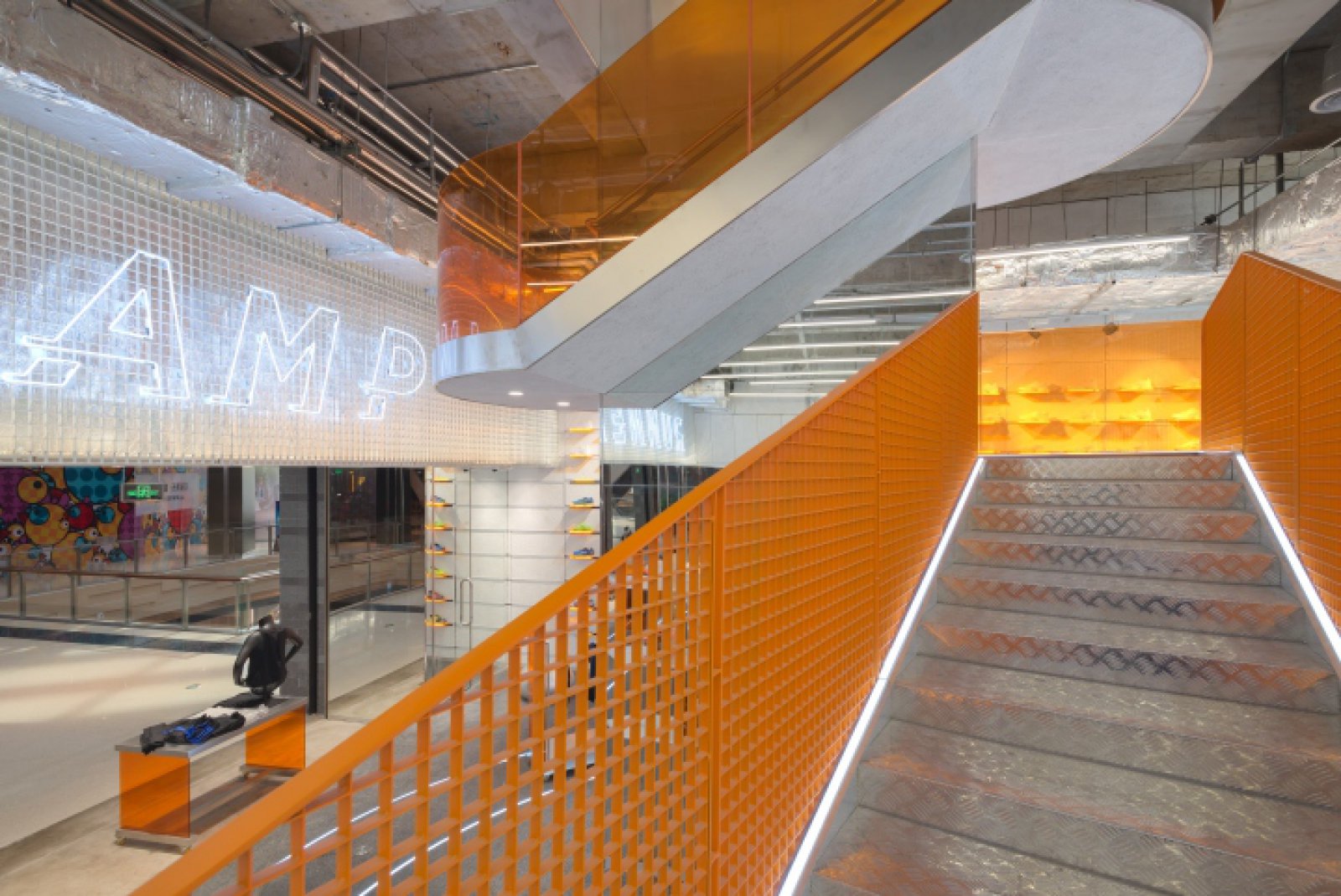 上海Runner Camp城市运动体验店  PRISM Design-9