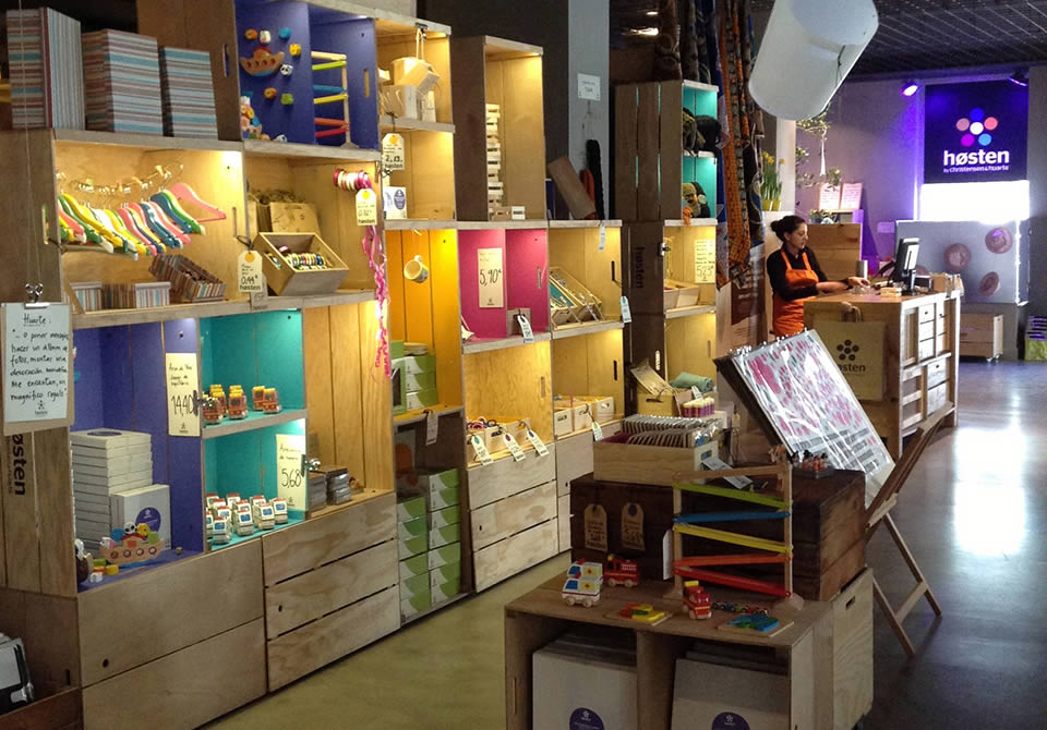 SPAIN: HØSTEN, SHOP - AUREOLIGHTING/SARALEALVINAS-2