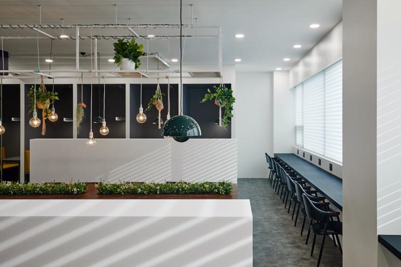 首尔 50 平极简咖啡厅，打造温馨交流空间-4