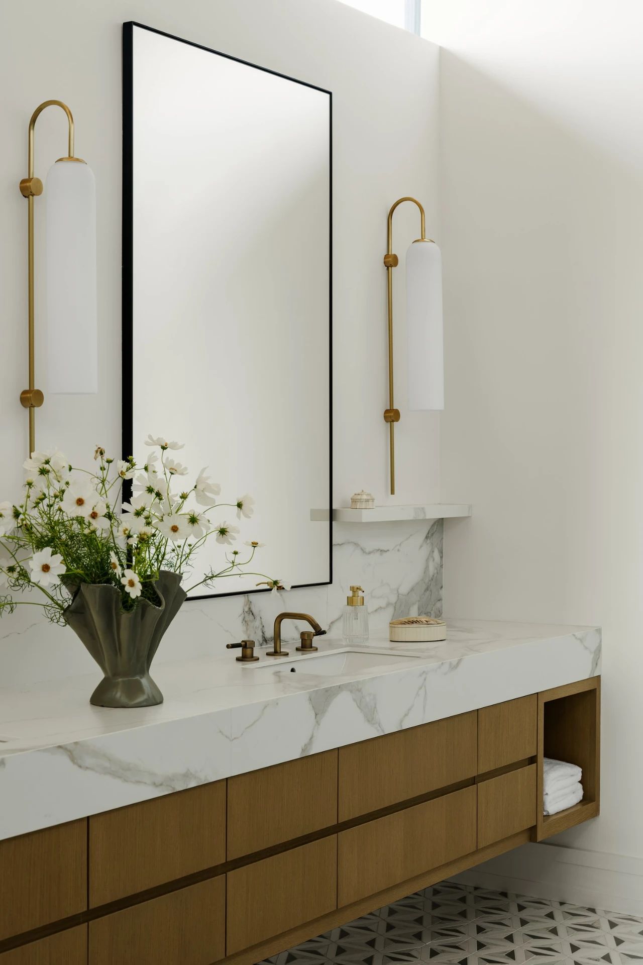 “Stranded in Paradise”（滞留天堂）-57