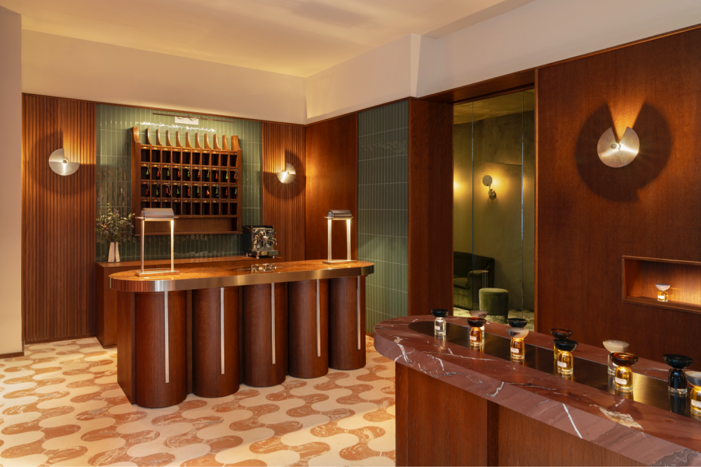 玛拉·布拉加尼奥洛的缎光商店丨意大利米兰-0