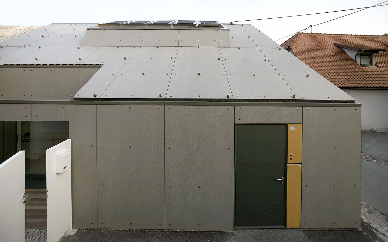 超小型房屋

注：XXS一般表示超小号，结合house推测这里是指超小型的房屋，不过XXS house并非常见固定表达，若有特定语境含义，可能需调整翻译 丨斯洛文尼亚丨dekleva gregorič architects-2