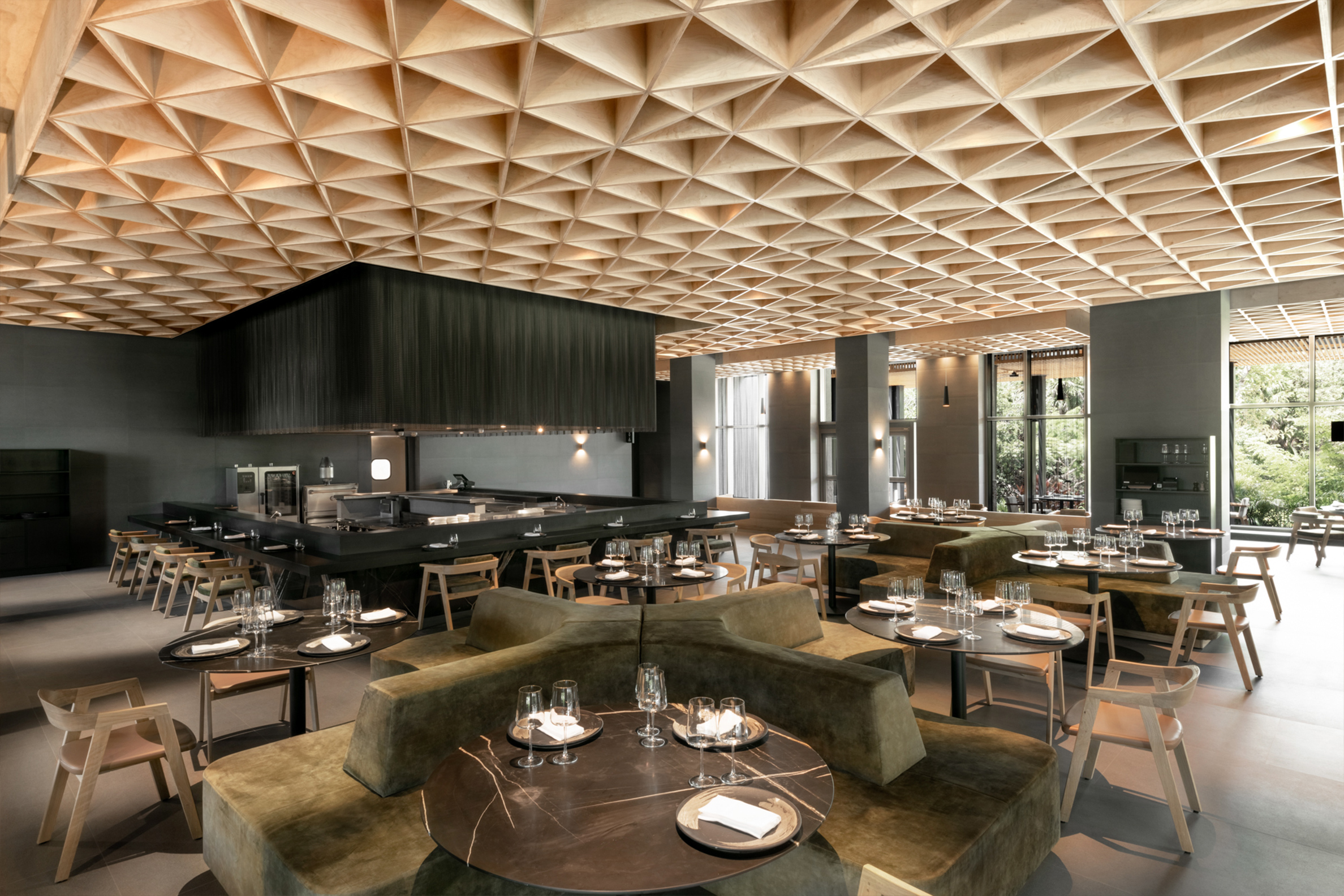 专业特色餐厅老板-7