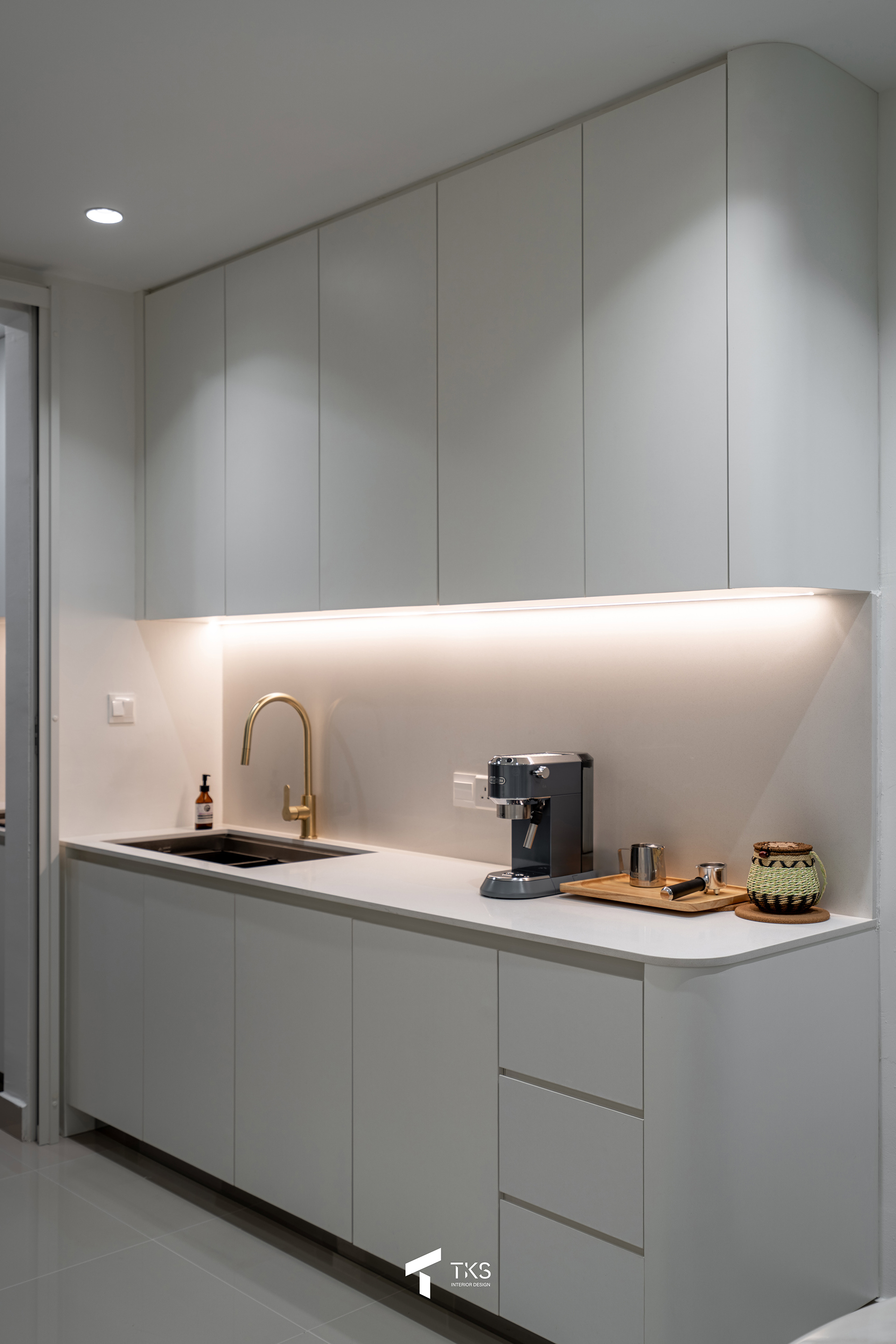 "Streamlined Contemporary French Design" @ EAST PARC-27