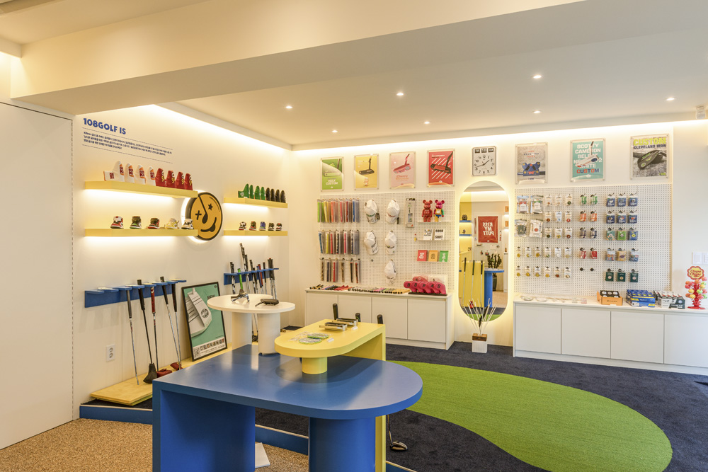 韩式 24 平米高尔夫用品展示空间的惊艳设计-7
