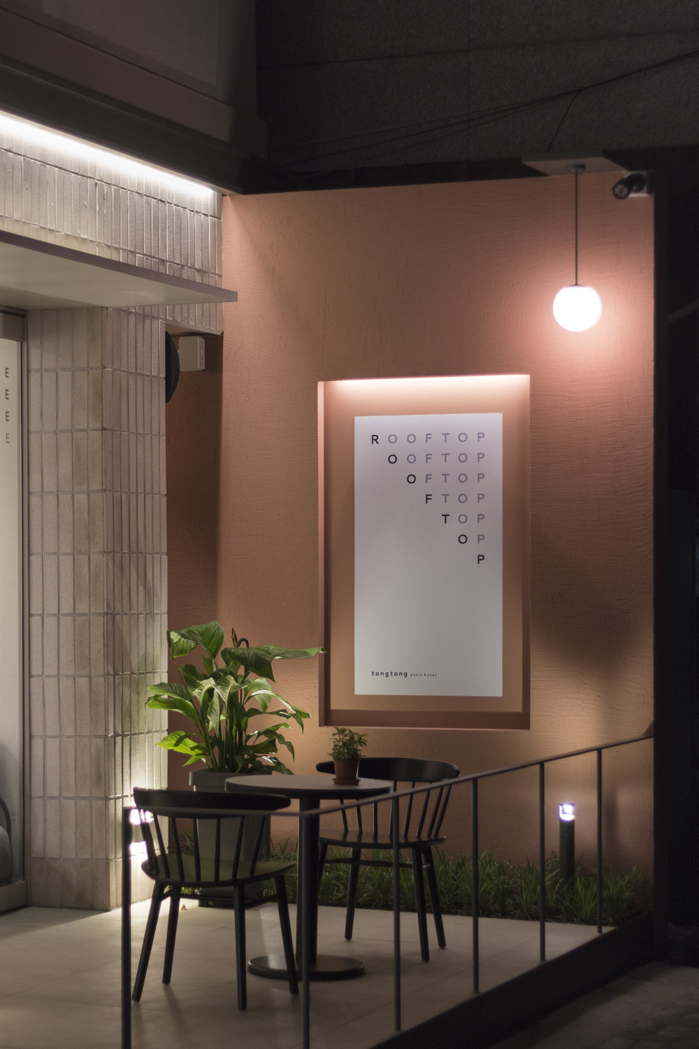 首尔通洞酒店咖啡厅 | 色彩点睛的现代概念空间-19