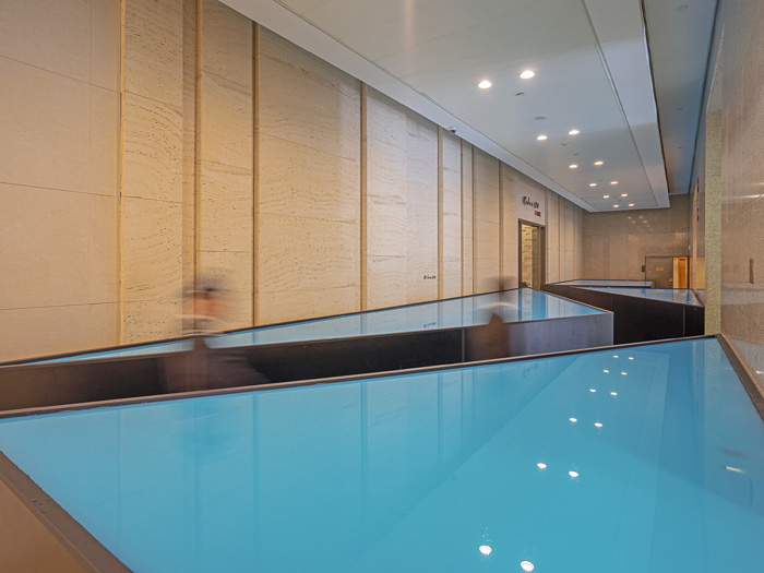 上海新天地创意橱窗展-5