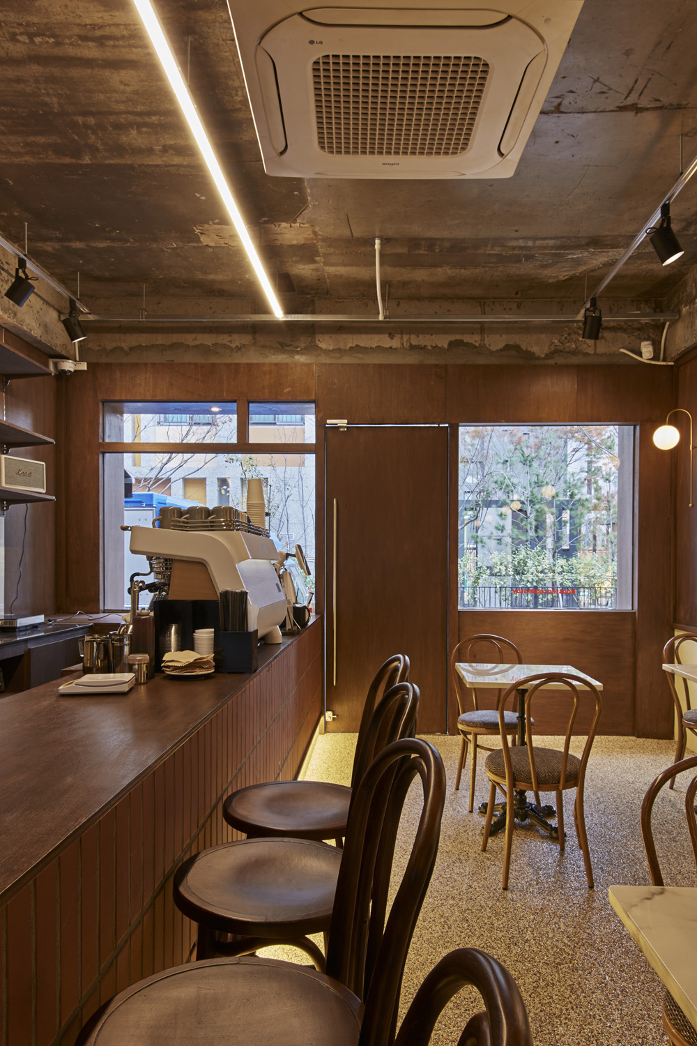 12 平卡佩咖啡厅 | 极简木质空间，沉静优雅-7