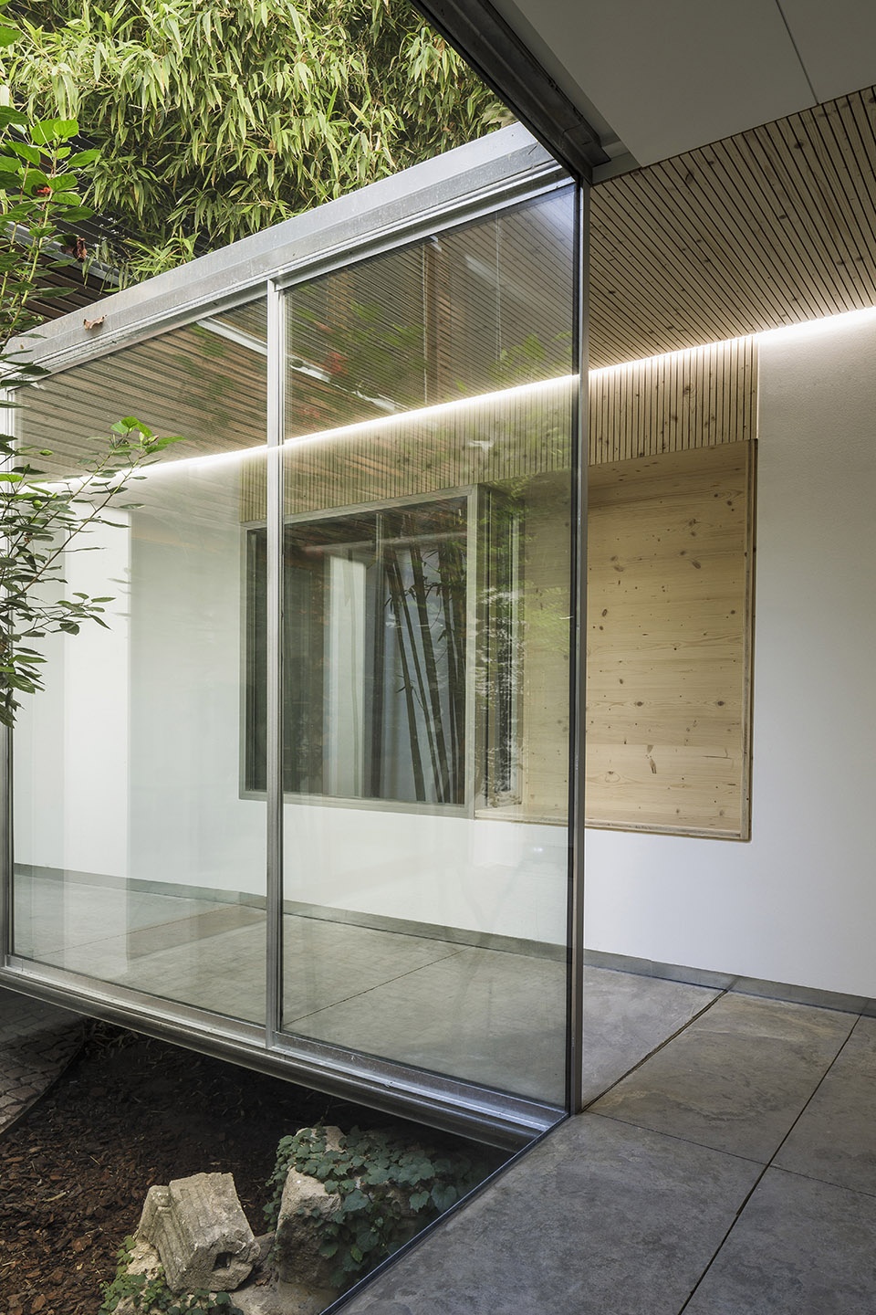 西班牙 Córdoba 街区内院办公室 · 光与影的游戏-23