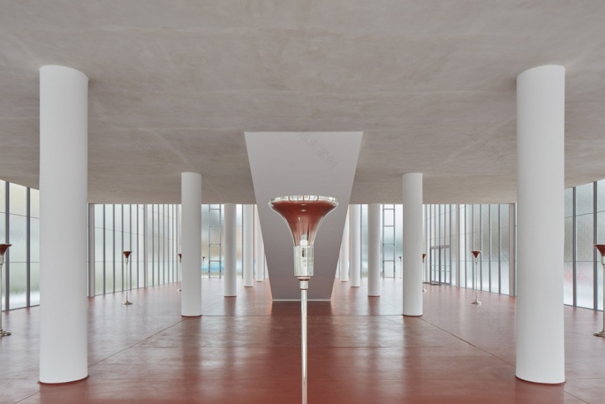 捷克 Tomáš Baťa 纪念馆改造 | 现代简约的神圣空间-37