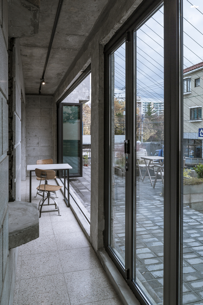 首尔老屋新生命,TEMP 建筑工作室打造独特咖啡馆-53