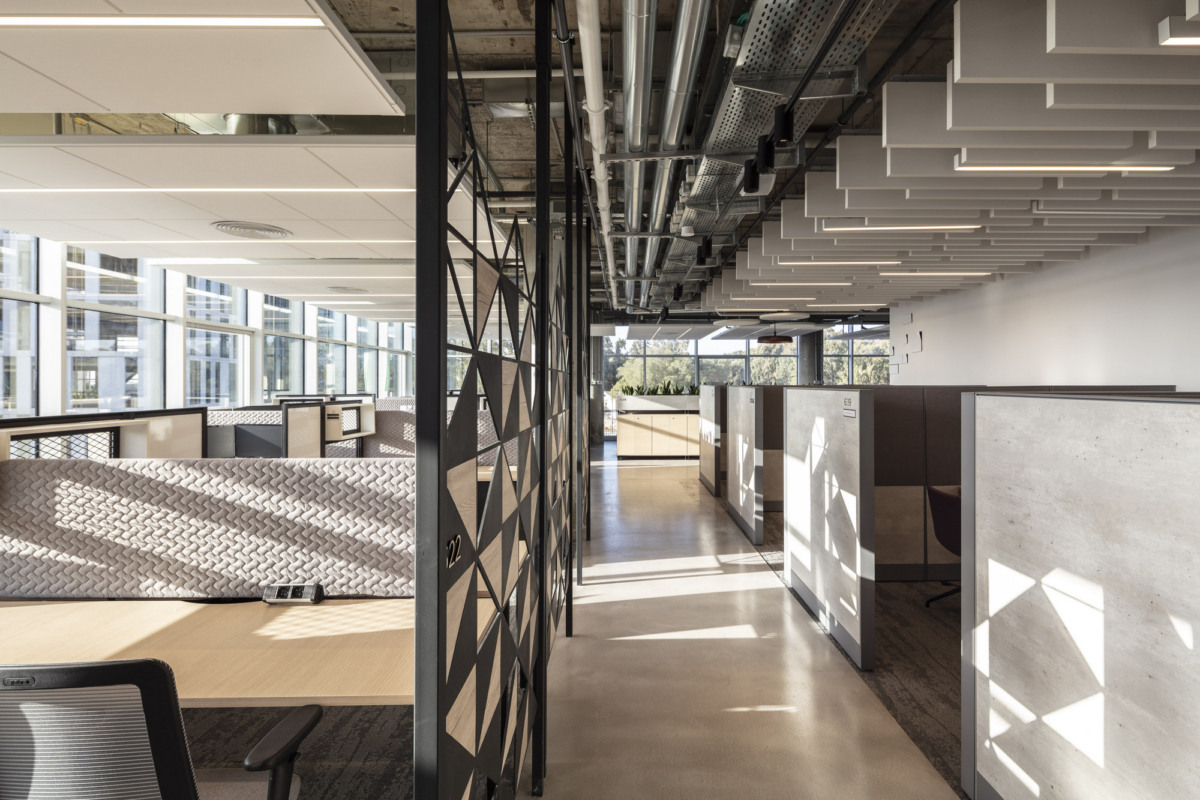 自然材料打造温馨跨国办公空间-29