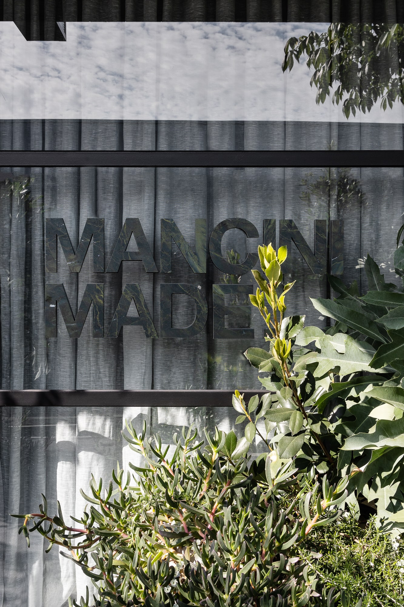 Mancini Made 新办公室 | 室内外景观融合,打造创新设计典范-5