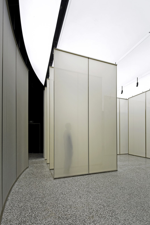 Poly ShowRoom 胡文杰设计透明空间-29