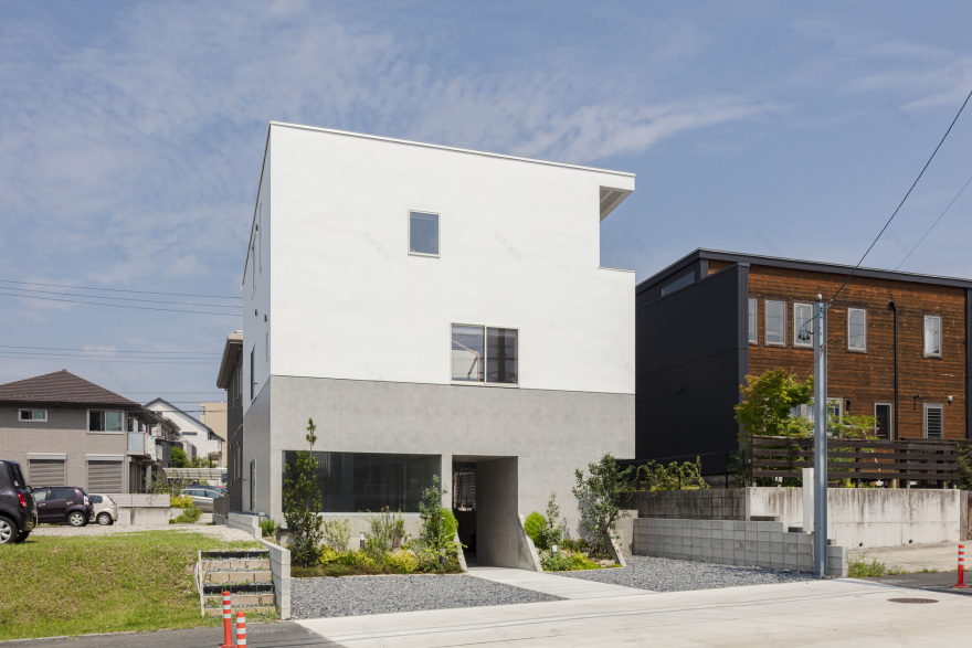 House with Hooked Multi Level Crossing / ihrmk-10